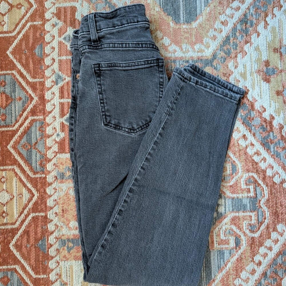 High waisted straight leg jean for 25 inch waist in black/ grey